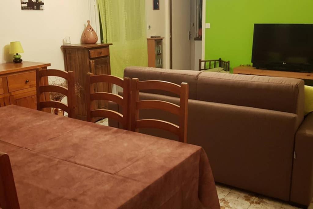 Un Charmant Logement Apartman Aigues-Mortes Kültér fotó